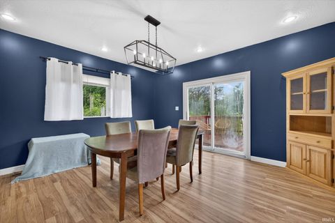 Tiny photo for 630 S 9th Street, Mitchell, IN 47446 (MLS # 202614997)