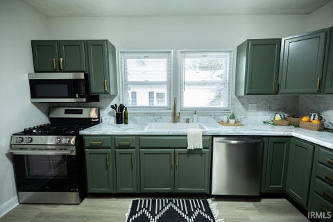 Tiny photo for 2016 N Market Street, Kokomo, IN 46901 (MLS # 202642467)