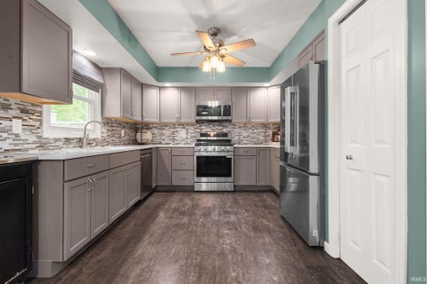 Tiny photo for 57110 Pine View Drive, South Bend, IN 46619 (MLS # 202635179)