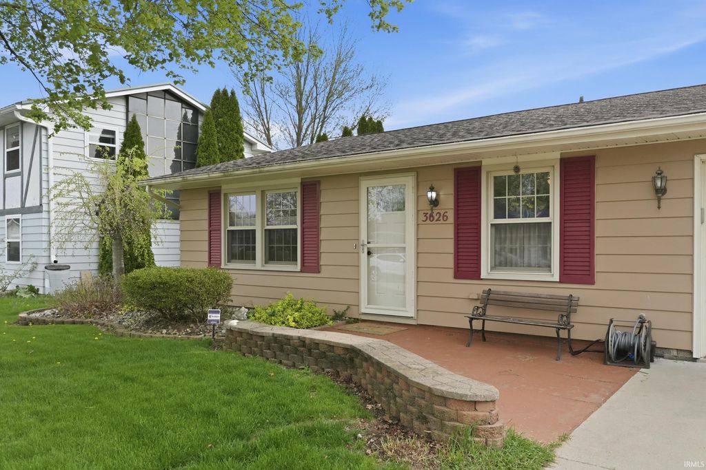 Photo of 3626 Colorado Court, Fort Wayne, IN 46815 (MLS # 202613750)