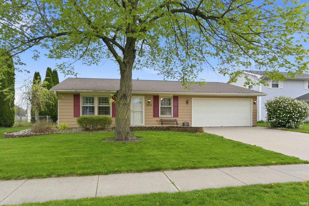 Photo of 3626 Colorado Court, Fort Wayne, IN 46815 (MLS # 202613750)