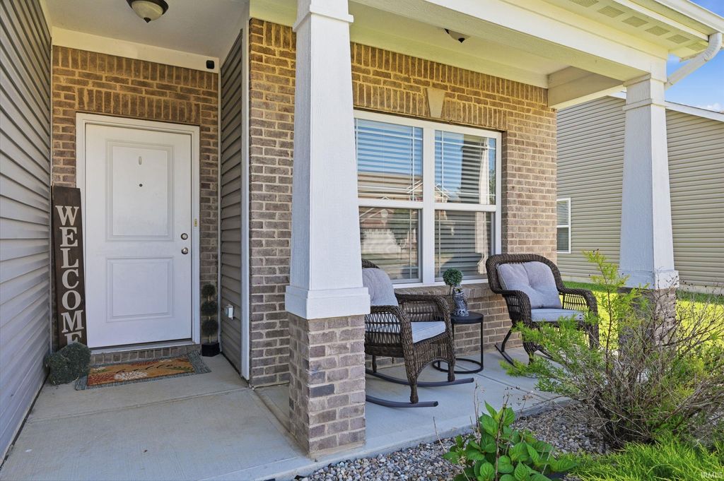 Photo of 211 Thistlewood Drive, Greenfield, IN 46140 (MLS # 202619129)