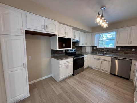 Tiny photo for 3604 Burrwood Terrace, Fort Wayne, IN 46815 (MLS # 202604017)