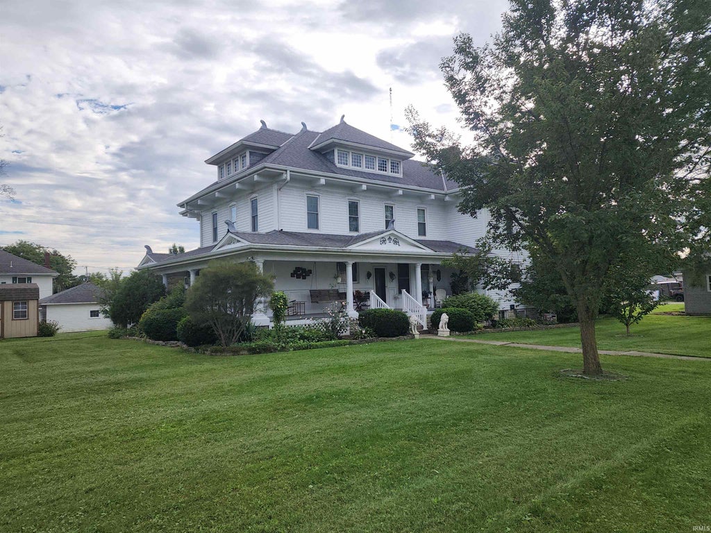 Photo of 258 N Sprunger Street, Berne, IN 46711 (MLS # 202640394)
