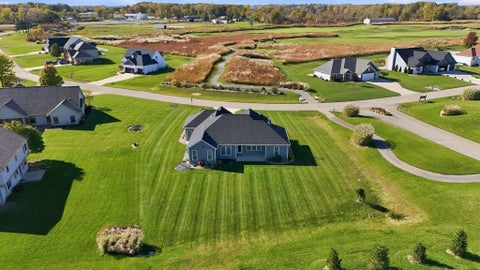 Tiny photo for 3009 Noble Hawk Drive, Kendallville, IN 46755 (MLS # 202643544)