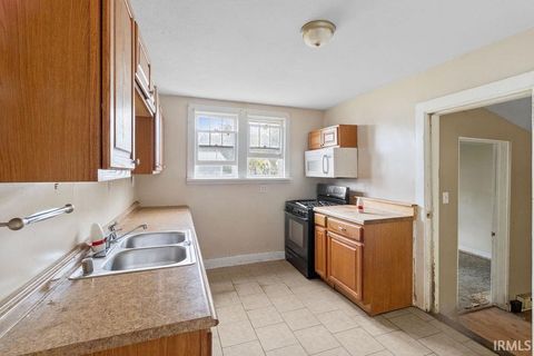 Tiny photo for 314 Jay Street, Rochester, IN 46975 (MLS # 202537332)