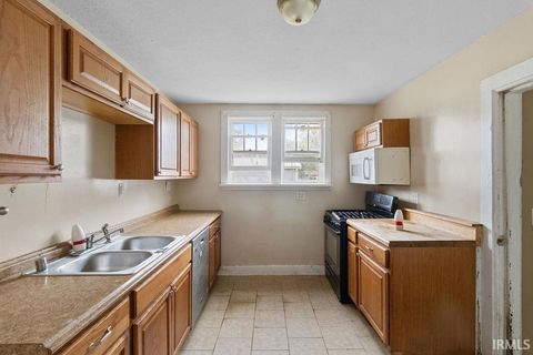 Tiny photo for 314 Jay Street, Rochester, IN 46975 (MLS # 202537332)