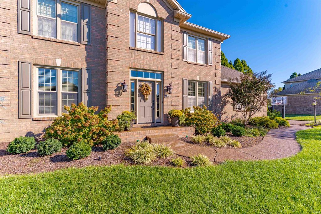 Photo of 8200 Clearview Drive, Newburgh, IN 47630 (MLS # 202549744)