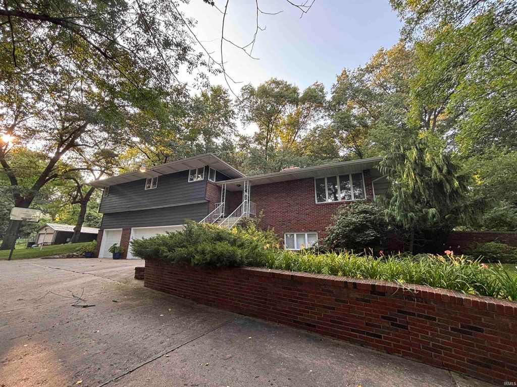 Photo of 55281 County Road 31, Bristol, IN 46507 (MLS # 202629561)