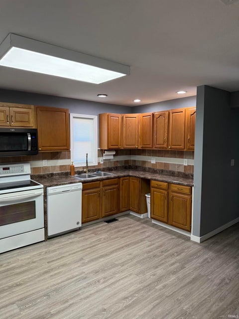 Tiny photo for 616 S Fourth Street, Boonville, IN 47601 (MLS # 202636872)