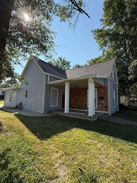 Tiny photo for 616 S Fourth Street, Boonville, IN 47601 (MLS # 202636872)