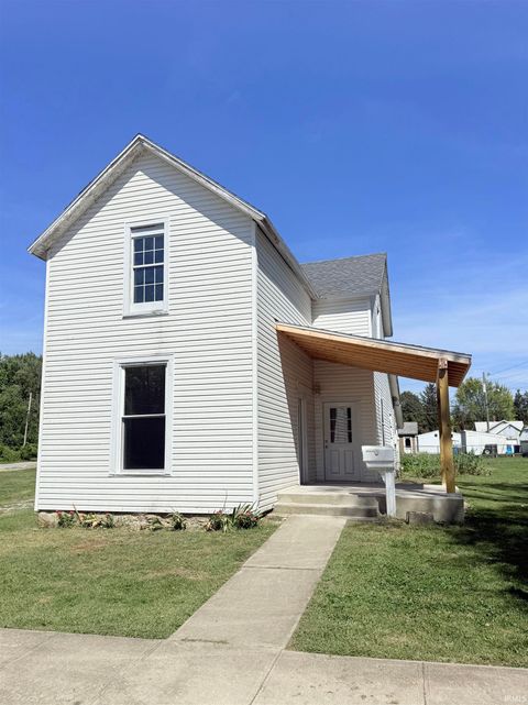 Tiny photo for 320 W Clay Street, Logansport, IN 46947 (MLS # 202537424)