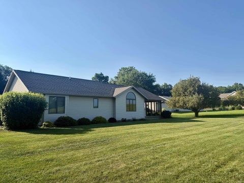 Tiny photo for 1633 N Royal Oaks Drive, Monticello, IN 47960 (MLS # 202629102)