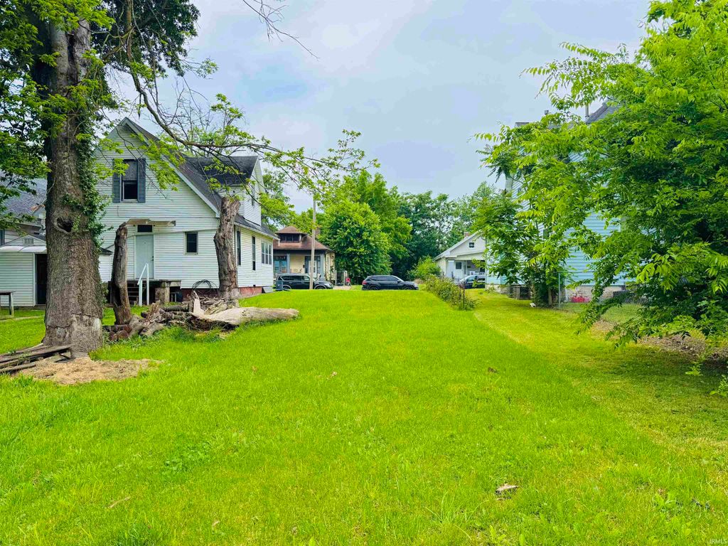 Photo of 1206 S Linwood Avenue, Evansville, IN 47713 (MLS # 202618720)