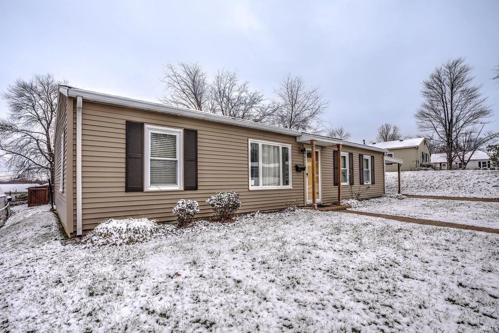 Photo of 4118 Meadowridge Road, Evansville, IN 47710 (MLS # 202547971)