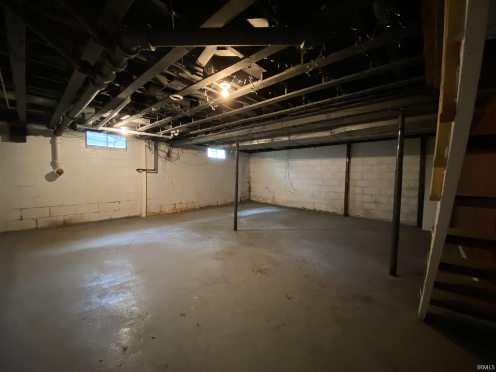 Photo of 612 S Henderson St, Bloomington, IN 47401 (MLS # 202642296)