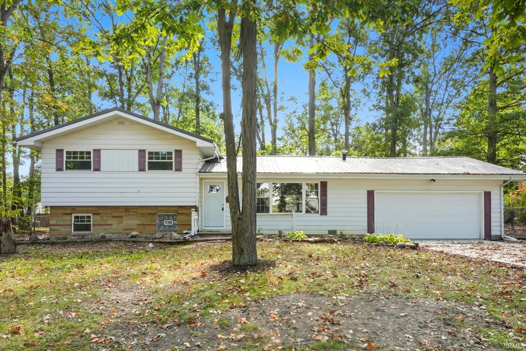 Photo of 6921 Nordale Drive, Fort Wayne, IN 46804 (MLS # 202540175)