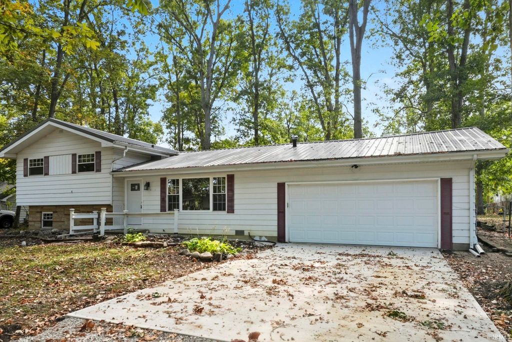 Photo of 6921 Nordale Drive, Fort Wayne, IN 46804 (MLS # 202540175)