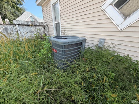 Tiny photo for 1602 9th Street, Bedford, IN 47421 (MLS # 202638813)