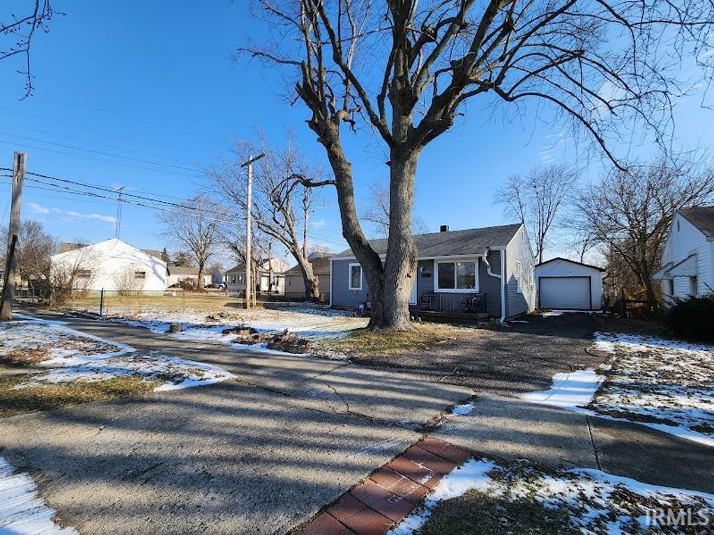Photo of 2514 greenview Avenue, New Castle, IN 47362 (MLS # 202602660)