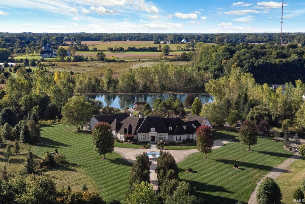 Photo of 19190 Roosevelt Road, South Bend, IN 46614 (MLS # 202547439)