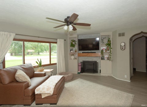 Tiny photo for 437 W 400 S Road, Kokomo, IN 46902 (MLS # 202634000)