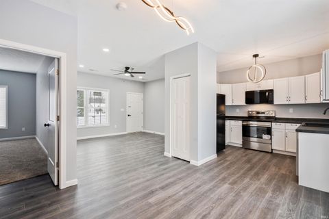 Tiny photo for 412 E Poplar Street, Kokomo, IN 46902 (MLS # 202540184)