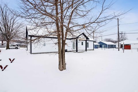 Tiny photo for 412 E Poplar Street, Kokomo, IN 46902 (MLS # 202540184)