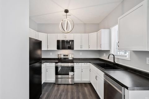 Tiny photo for 412 E Poplar Street, Kokomo, IN 46902 (MLS # 202540184)