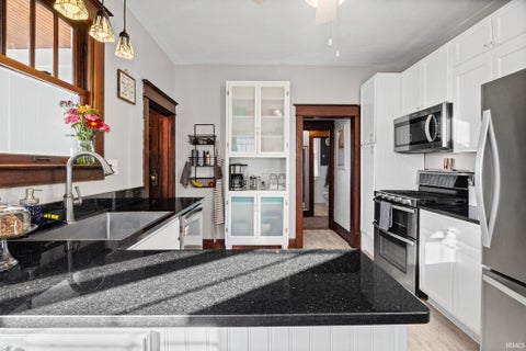 Tiny photo for 1917 Thompson Street, Lafayette, IN 47904 (MLS # 202639568)