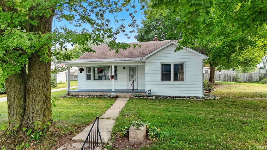 Photo of 504 N Maple Street, South Whitley, IN 46787 (MLS # 202604668)