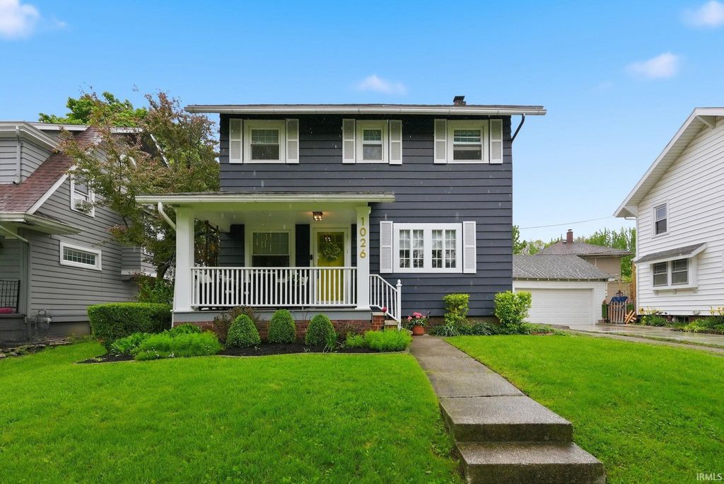 Photo of 1026 Maxine Drive, Fort Wayne, IN 46807 (MLS # 202616773)
