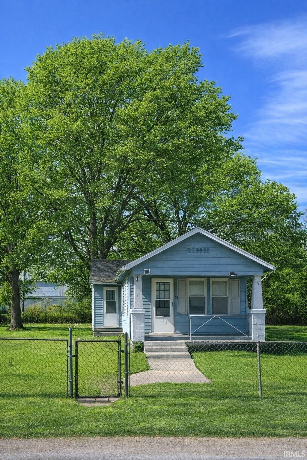 Photo of 2013 S New York Avenue, Evansville, IN 47714 (MLS # 202607593)