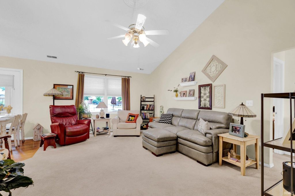 Photo of 631 Sunflower Circle, Evansville, IN 47712 (MLS # 202622601)