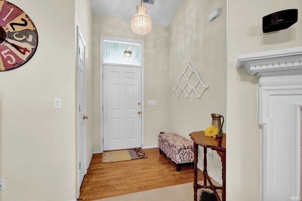 Photo of 631 Sunflower Circle, Evansville, IN 47712 (MLS # 202622601)