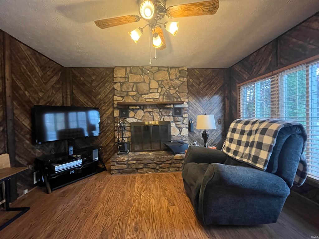 Photo of 844 Florence Court, Owensboro, KY 42303 (MLS # 202545540)