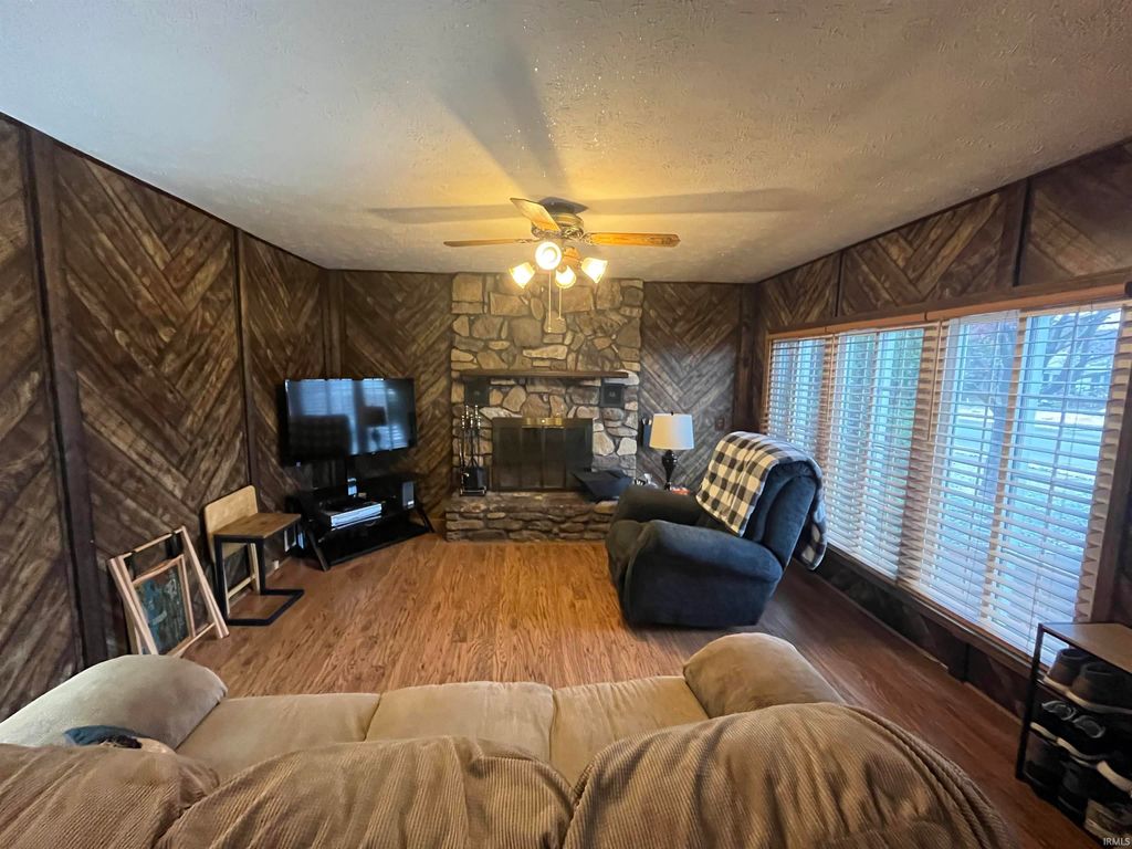 Photo of 844 Florence Court, Owensboro, KY 42303 (MLS # 202545540)