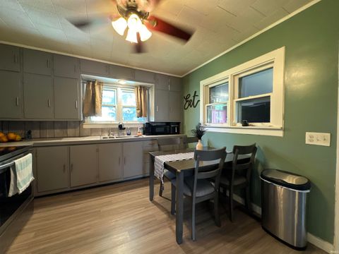 Tiny photo for 212 W Grissom Avenue, Mitchell, IN 47446 (MLS # 202626356)