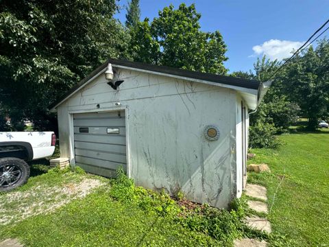 Tiny photo for 212 W Grissom Avenue, Mitchell, IN 47446 (MLS # 202626356)