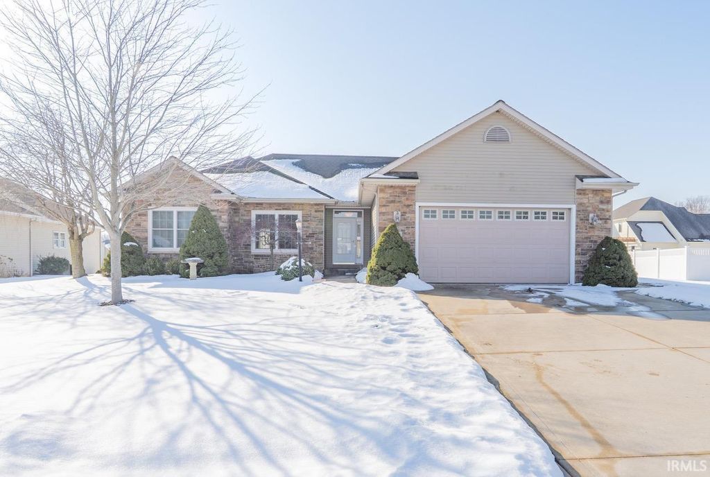 Photo of 333 Ringneck Trail, Warsaw, IN 46580 (MLS # 202604245)