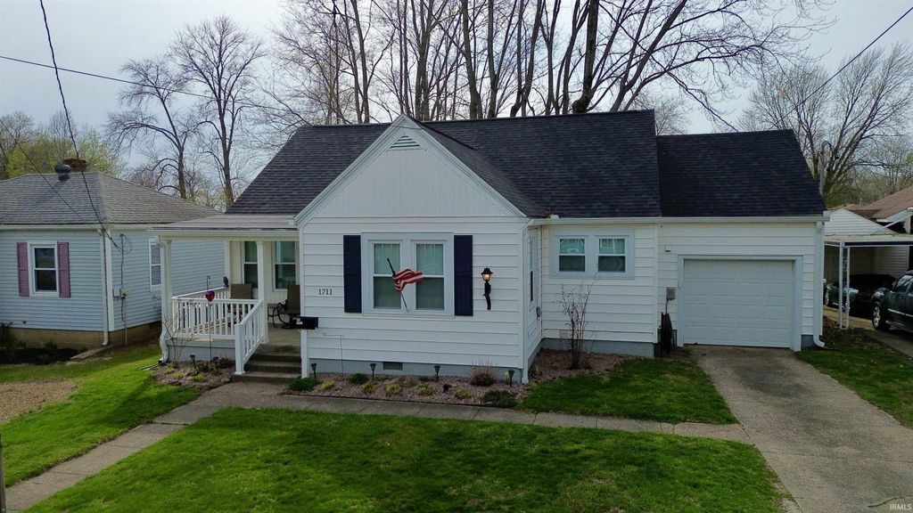 Photo of 1711 16th Street, Lawrenceville, IL 62439 (MLS # 202611194)