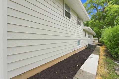 Tiny photo for 1805 Yale Drive, Fort Wayne, IN 46808 (MLS # 202637927)