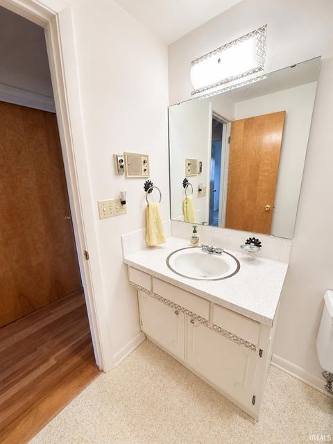 Tiny photo for 219 Holiday Drive, Greentown, IN 46936 (MLS # 202618901)