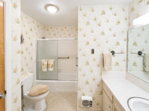 Tiny photo for 219 Holiday Drive, Greentown, IN 46936 (MLS # 202618901)