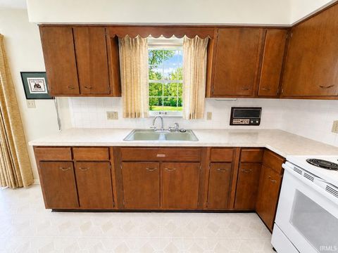 Tiny photo for 219 Holiday Drive, Greentown, IN 46936 (MLS # 202618901)