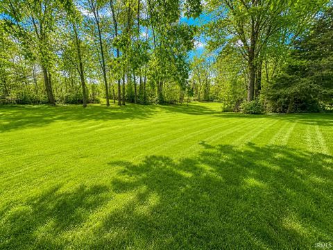 Tiny photo for 219 Holiday Drive, Greentown, IN 46936 (MLS # 202618901)