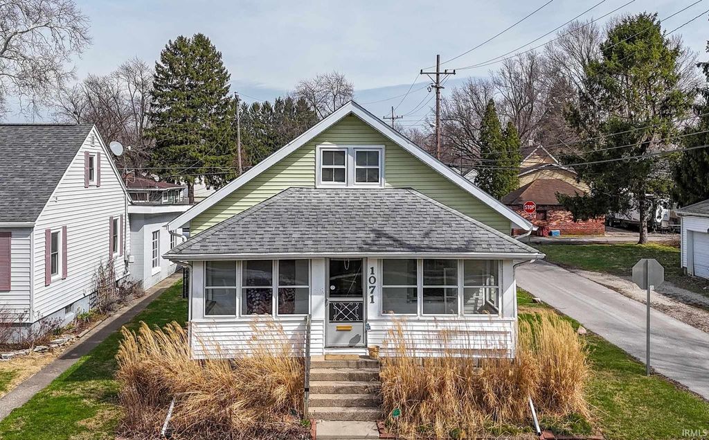 Photo of 1071 Henry Street, Huntington, IN 46750 (MLS # 202609799)