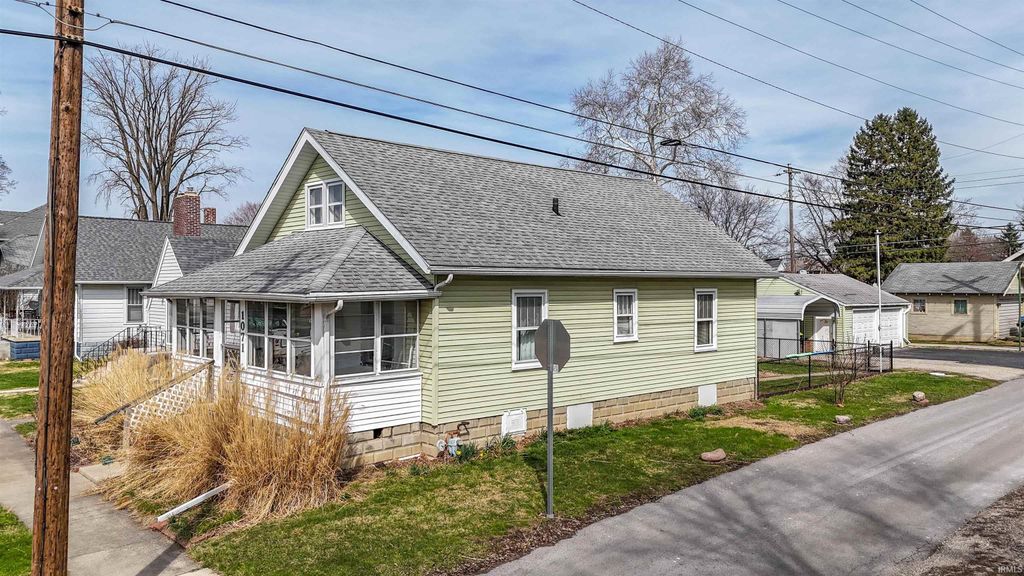 Photo of 1071 Henry Street, Huntington, IN 46750 (MLS # 202609799)