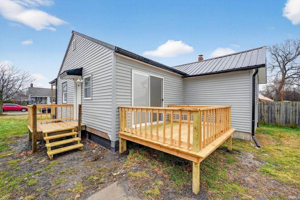 Photo of 417 S Gladstone Street, South Bend, IN 46619 (MLS # 202601004)