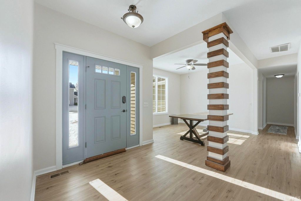 Photo of 922 Honey Willow Boulevard, Huntertown, IN 46748 (MLS # 202600012)